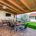 Lovely Home In Murvica Ferienhaus