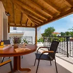 Ferienhaus Lovely Home In Murvica *