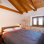 6 Bedroom In *