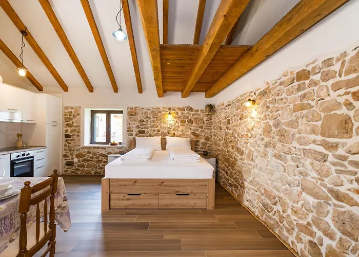 6 Bedroom In Murvica (Policnik)
