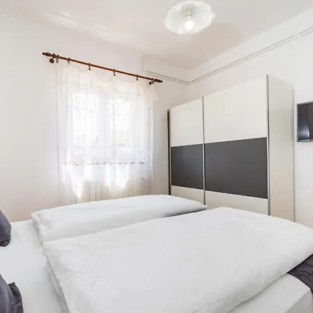 Pet Friendly In With Kitchen Ferienhaus