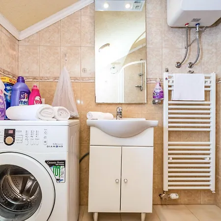 Дом отдыха 6 Bedroom In