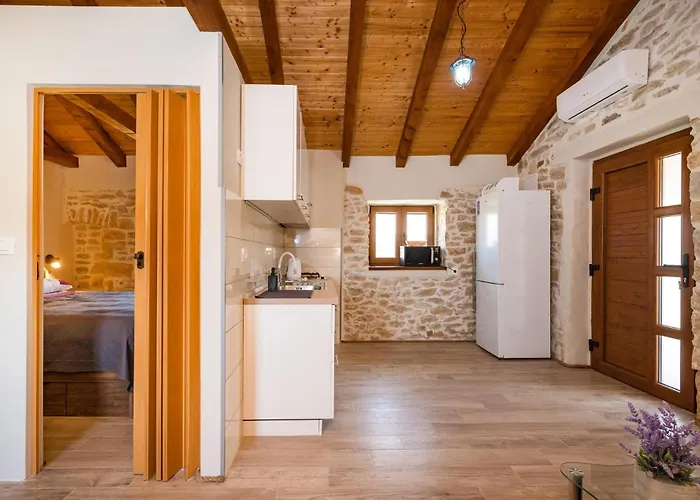 6 Bedroom In Murvica (Policnik)
